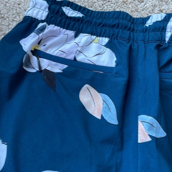 Athleta Baja Blue Floral Shorts - Picture 6 of 6